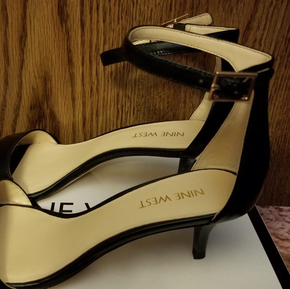 Nine West sandals with heel